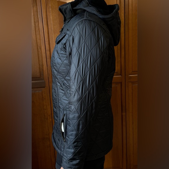 Barbour Quilted Jacket - Picture 12 of 16